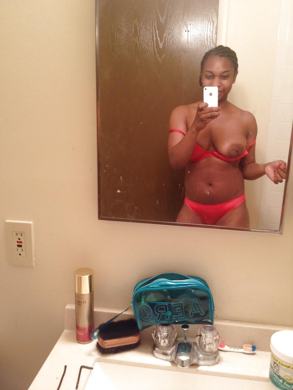 20P Sexy Self-Shooting Sistaz