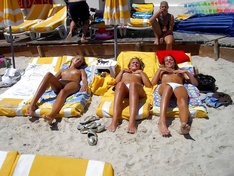25P Beach cabdy