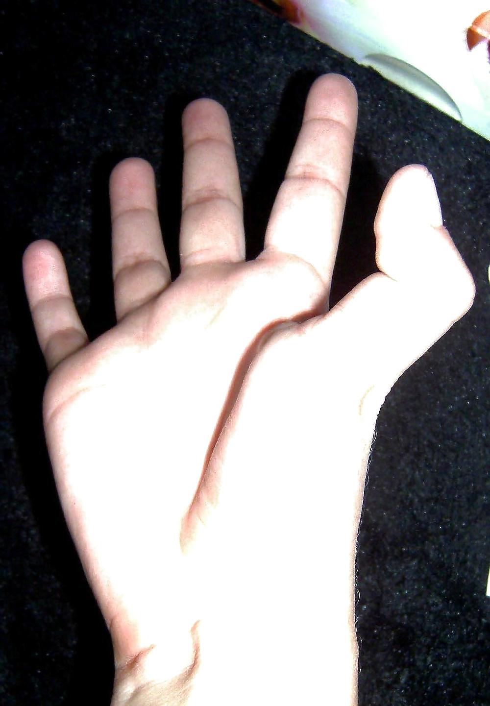 4P Alina 's Hand - smooth hand flexible double jointed thumb