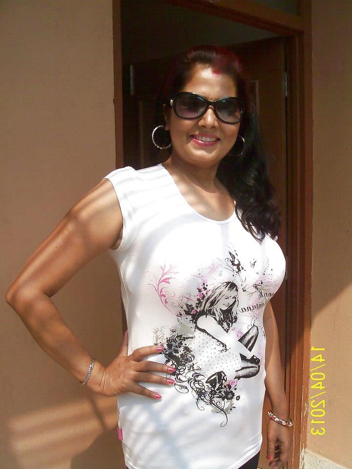 12P Sexy desi aunty MRS NEETA SANGRAULA