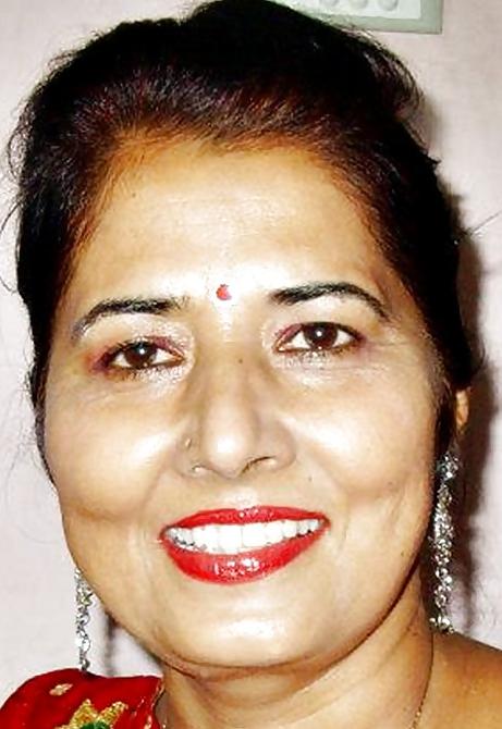 12P Sexy desi aunty MRS NEETA SANGRAULA