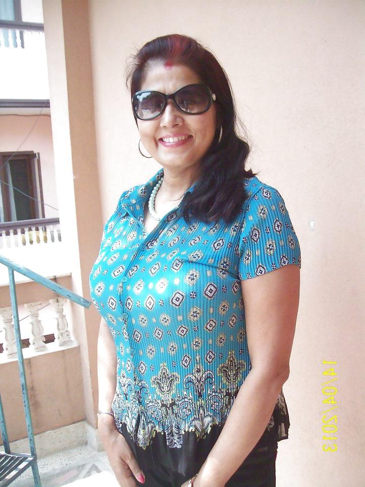 12P Sexy desi aunty MRS NEETA SANGRAULA