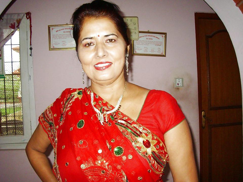 12P Sexy desi aunty MRS NEETA SANGRAULA