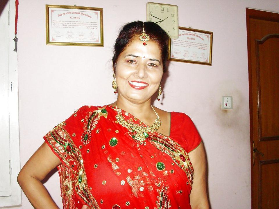 12P Sexy desi aunty MRS NEETA SANGRAULA