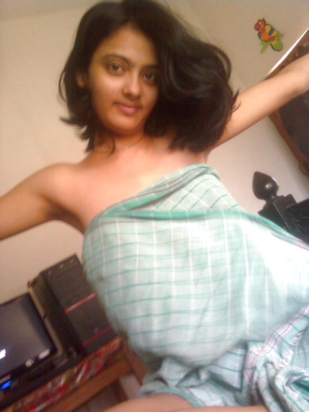 25P Desi Showing Assets 29