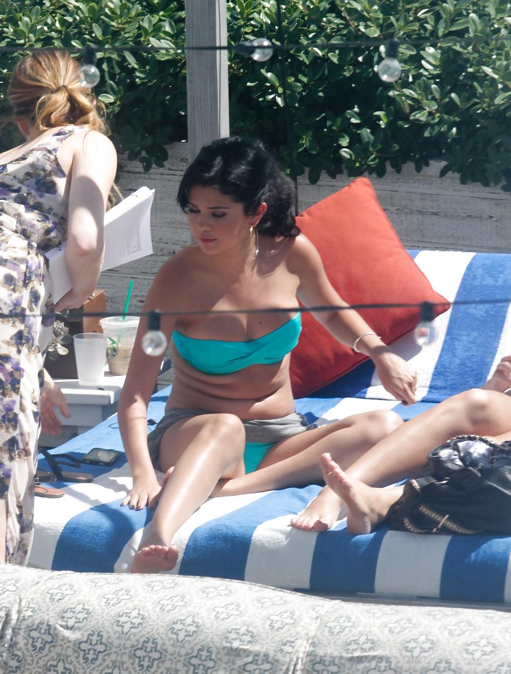 25P Selena Gomez blue bikini