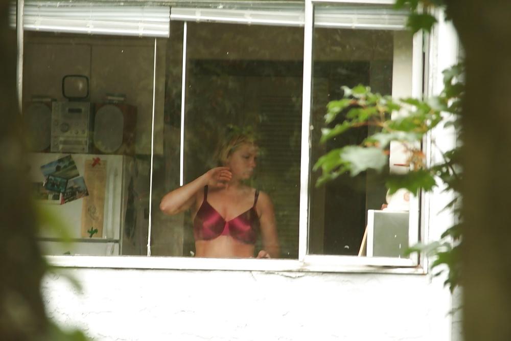13P Voyeur-I can see you 