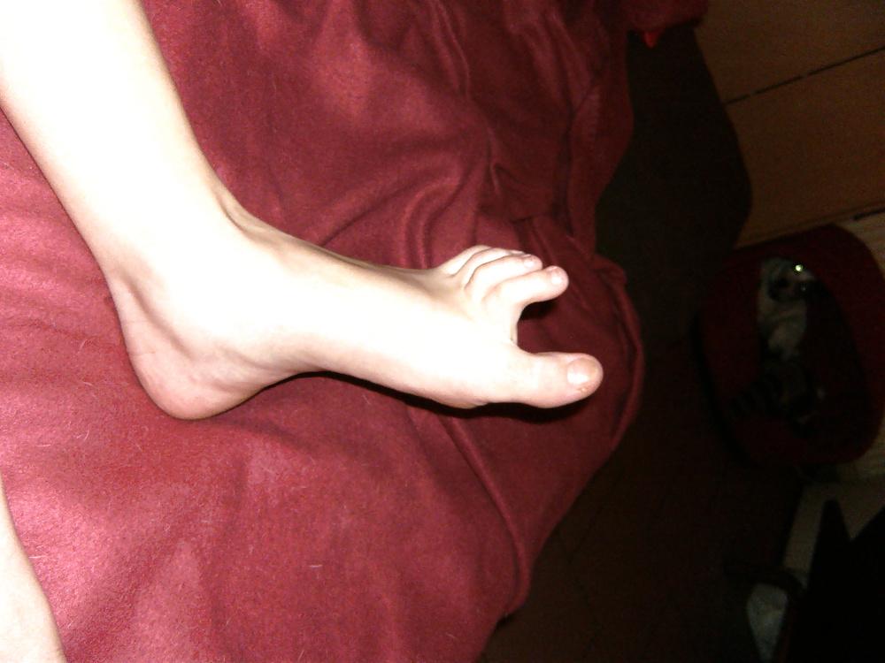 7P Maria 's Feet - Foot model spread flexible toes smooth soles