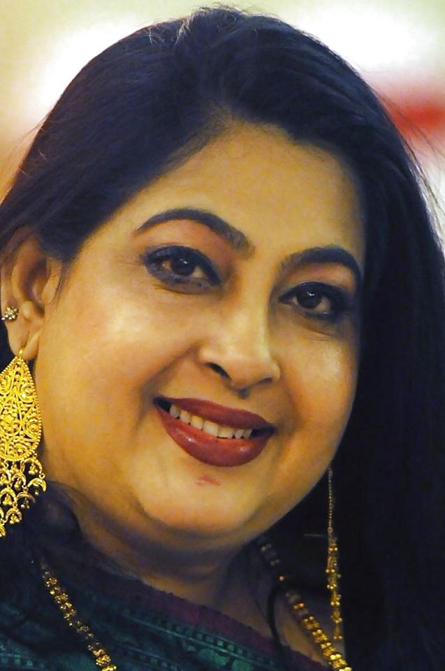 21P Hot desi moms