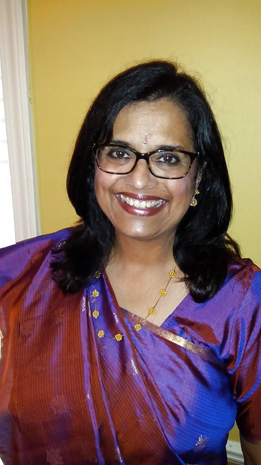 21P Hot desi moms