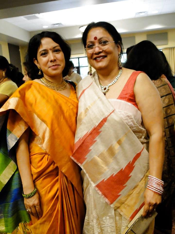 21P Hot desi moms