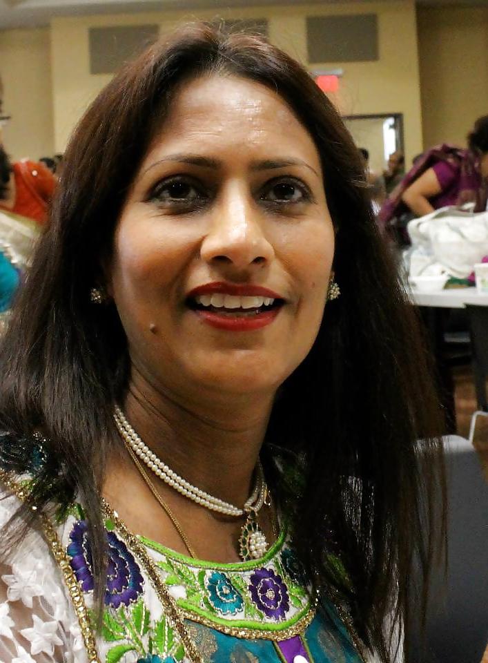21P Hot desi moms