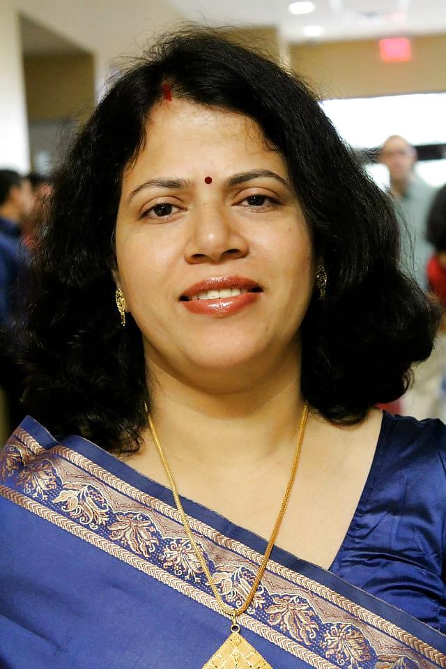 21P Hot desi moms