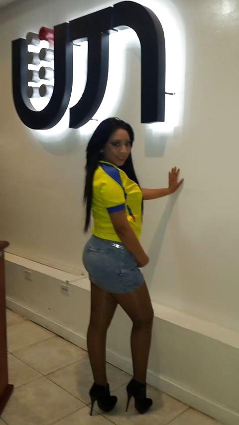 25P Latinas in pantyhose