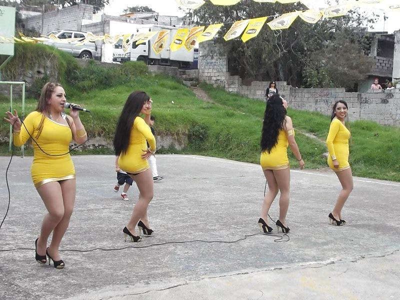 25P Latinas in pantyhose