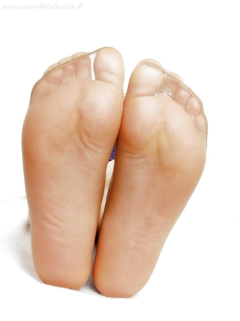 25P Foot Fetish 19
