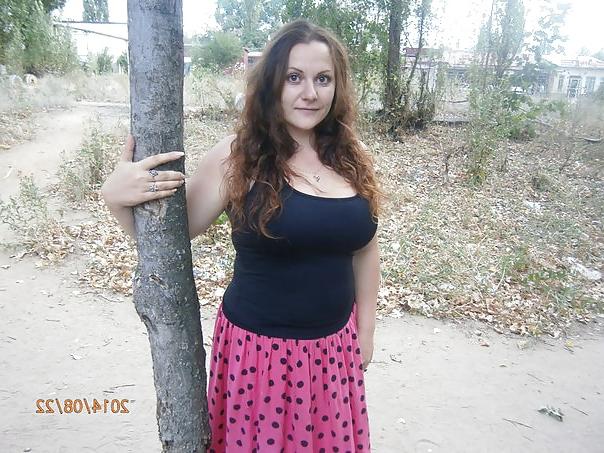 9P Busty Russian Woman 2060