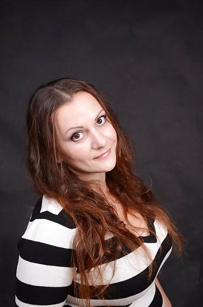 9P Busty Russian Woman 2060