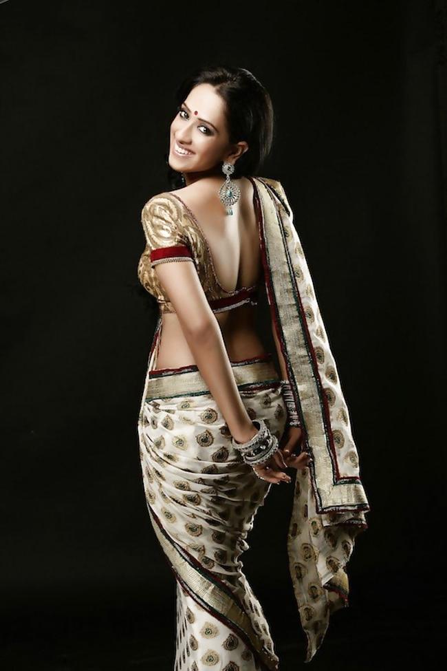 25P Desi Indian glamorous girls actress