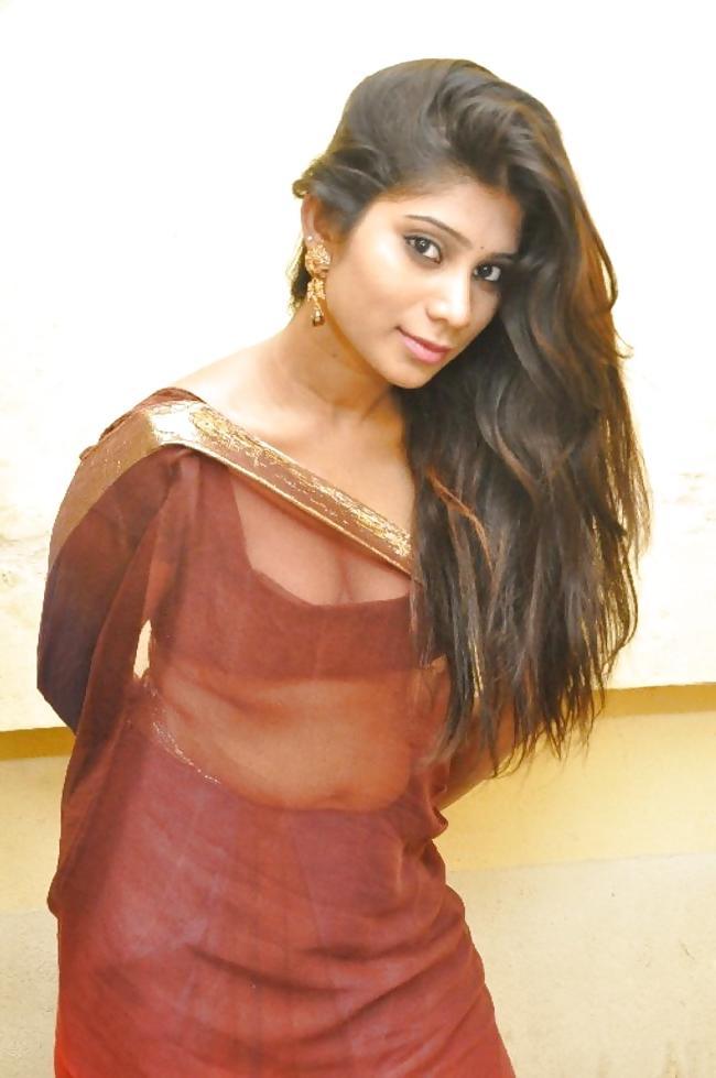25P Desi Indian glamorous girls actress