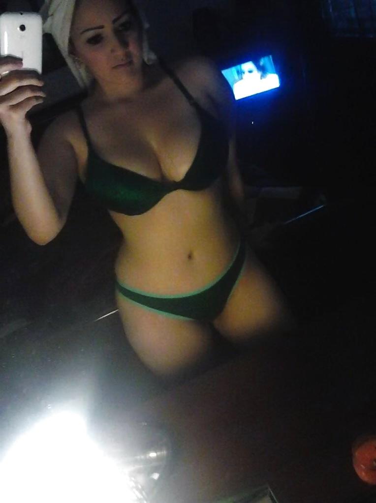 25P Self shot - Amateur girl #32