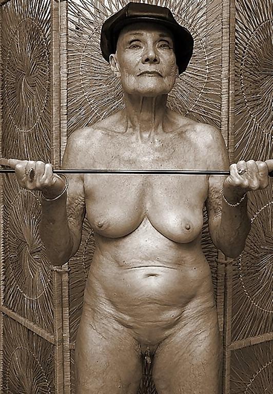 25P Granny Show's You Can Be Old But Still Look Sexy