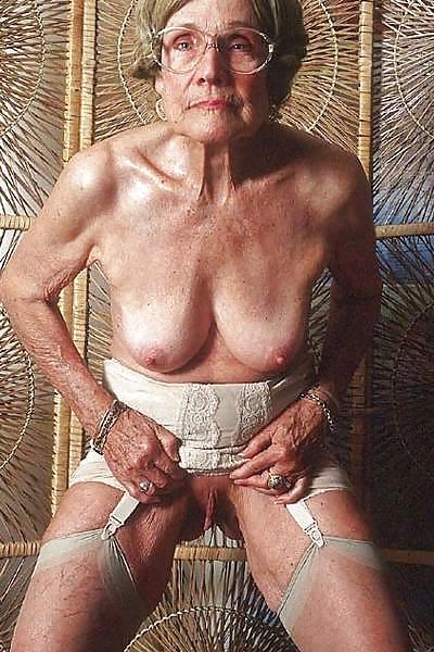25P Granny Show's You Can Be Old But Still Look Sexy