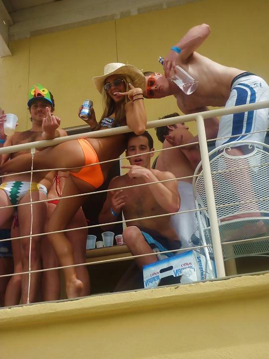 25P Slutty sorority girls on Spring Break.