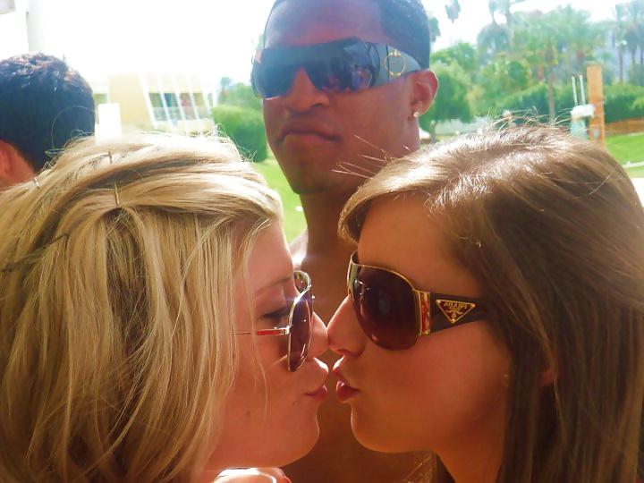 25P Slutty sorority girls on Spring Break.
