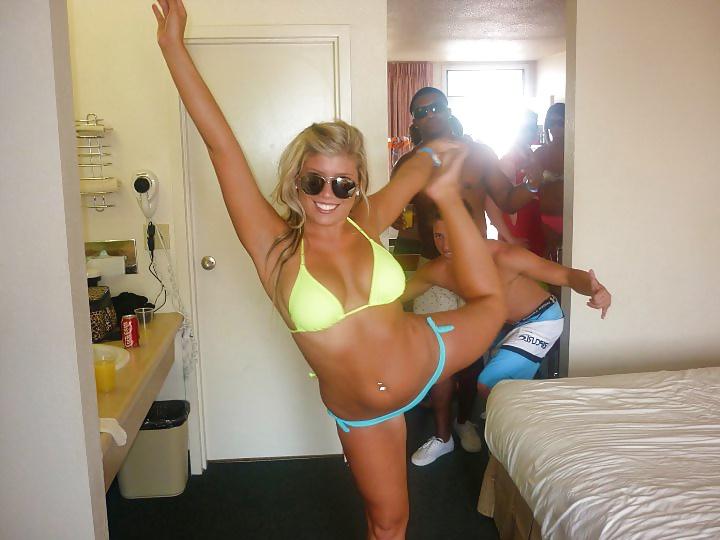25P Slutty sorority girls on Spring Break.