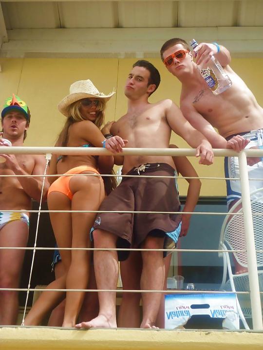 25P Slutty sorority girls on Spring Break.