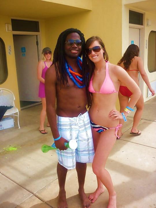 25P Slutty sorority girls on Spring Break.