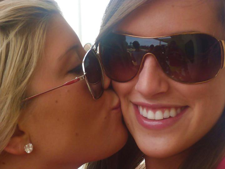 25P Slutty sorority girls on Spring Break.