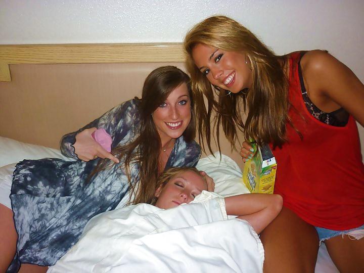 25P Slutty sorority girls on Spring Break.