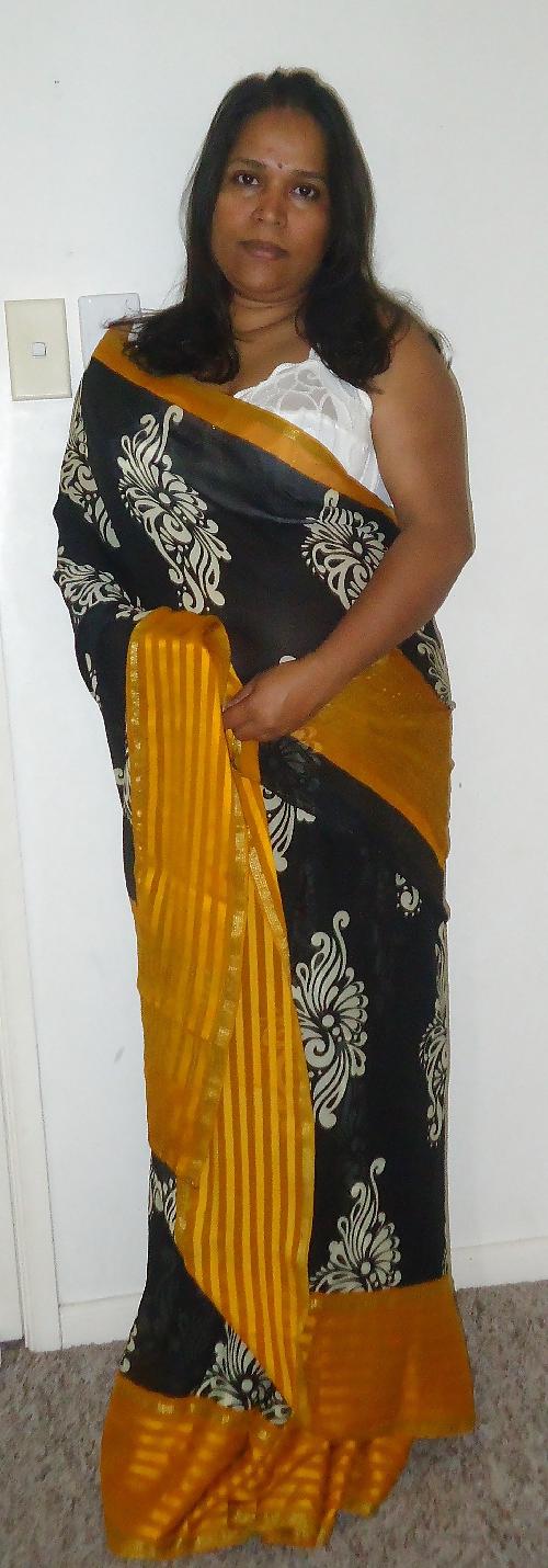 25P DESI HOUSEWIFE OR SLUT :RUKMANI