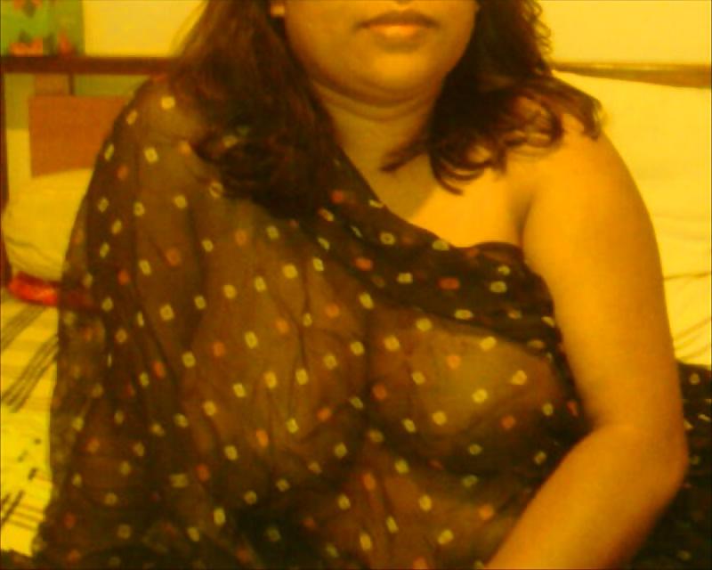 25P DESI HOUSEWIFE OR SLUT :RUKMANI