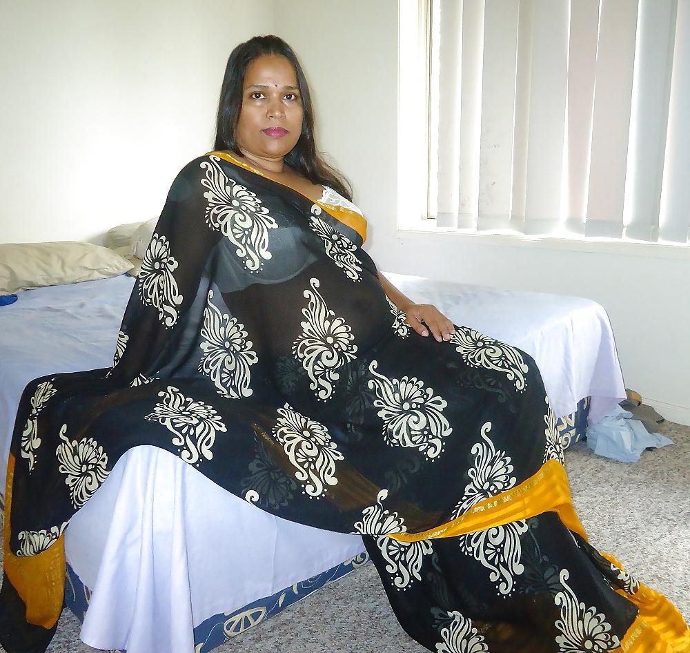 25P DESI HOUSEWIFE OR SLUT :RUKMANI