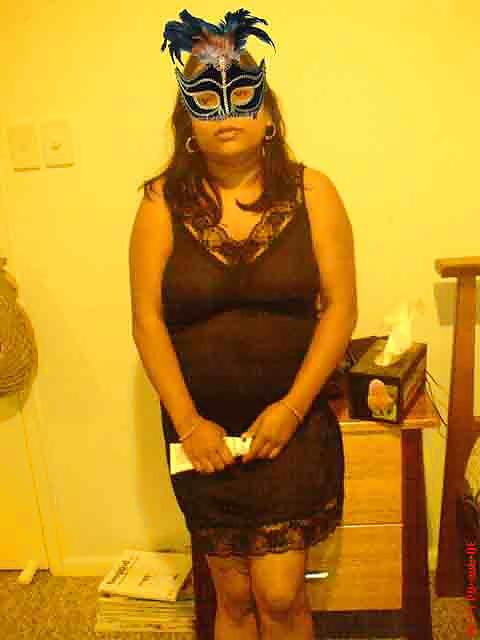 25P DESI HOUSEWIFE OR SLUT :RUKMANI