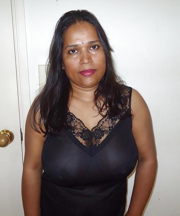 25P DESI HOUSEWIFE OR SLUT :RUKMANI