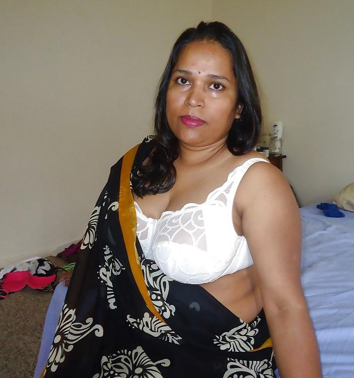 25P DESI HOUSEWIFE OR SLUT :RUKMANI