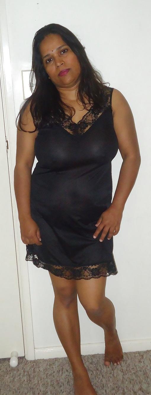 25P DESI HOUSEWIFE OR SLUT :RUKMANI