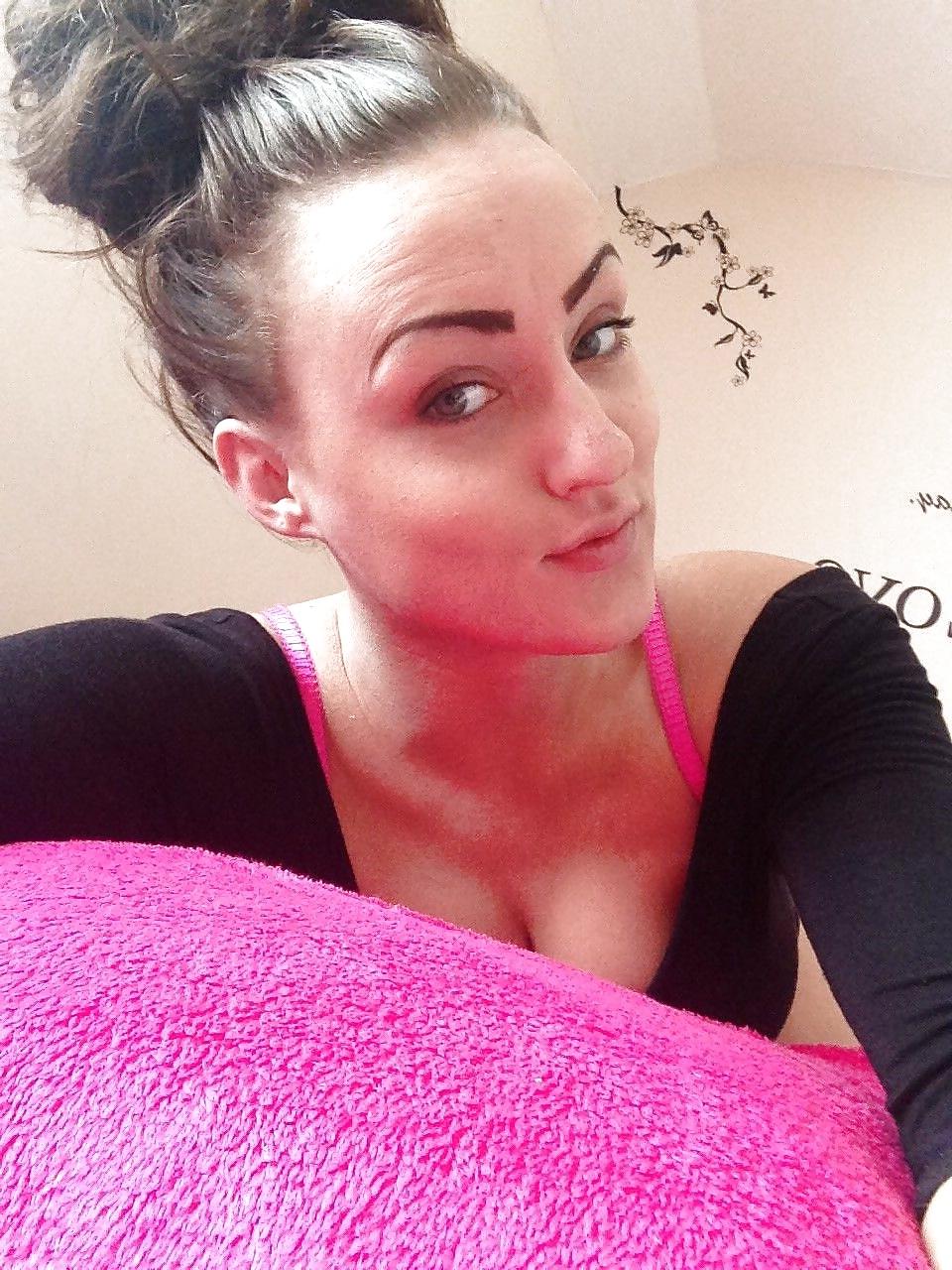 25P Self shot Chav is HOT HOT HOT