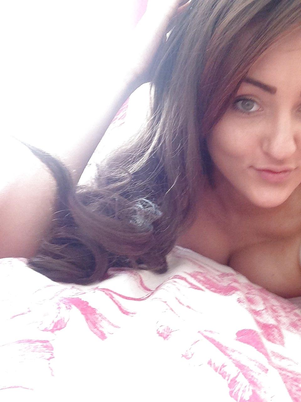 25P Self shot Chav is HOT HOT HOT