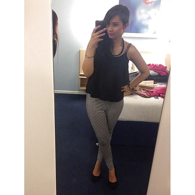 25P INDIAN DESI PUNJABI PAKI HINDU HINDI BENGALI SIKH SLUT SEXY