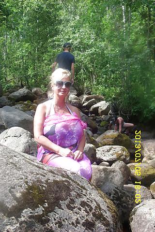 16P Busty Russian Woman 2071