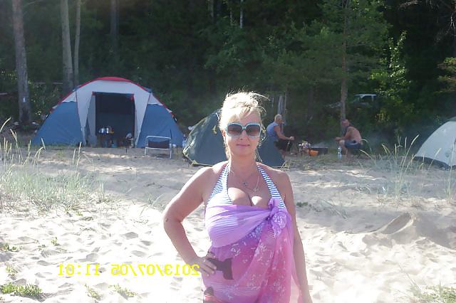 16P Busty Russian Woman 2071
