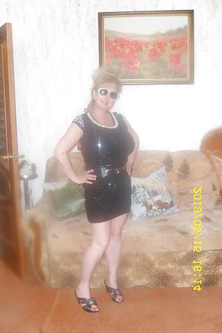 16P Busty Russian Woman 2071