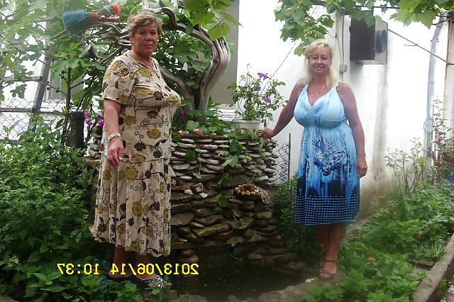 16P Busty Russian Woman 2071