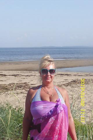 16P Busty Russian Woman 2071