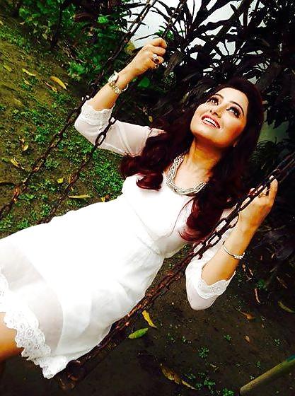25P DESI GIRLS